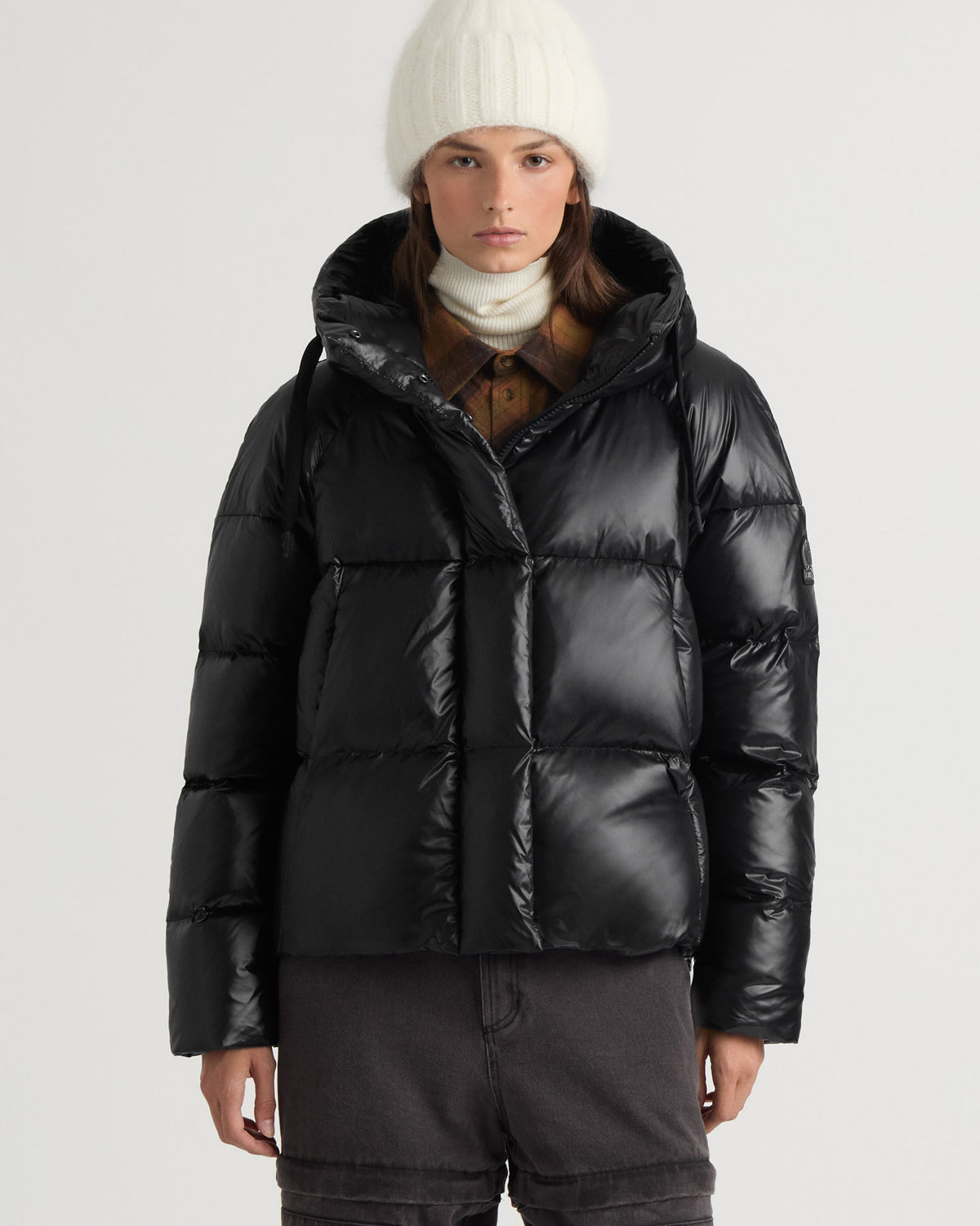 Calixa Cropped Down Puffer in Black for Women | Kanuk