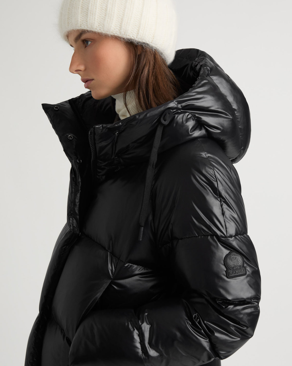 Calixa Cropped Down Puffer in Black for Women | Kanuk