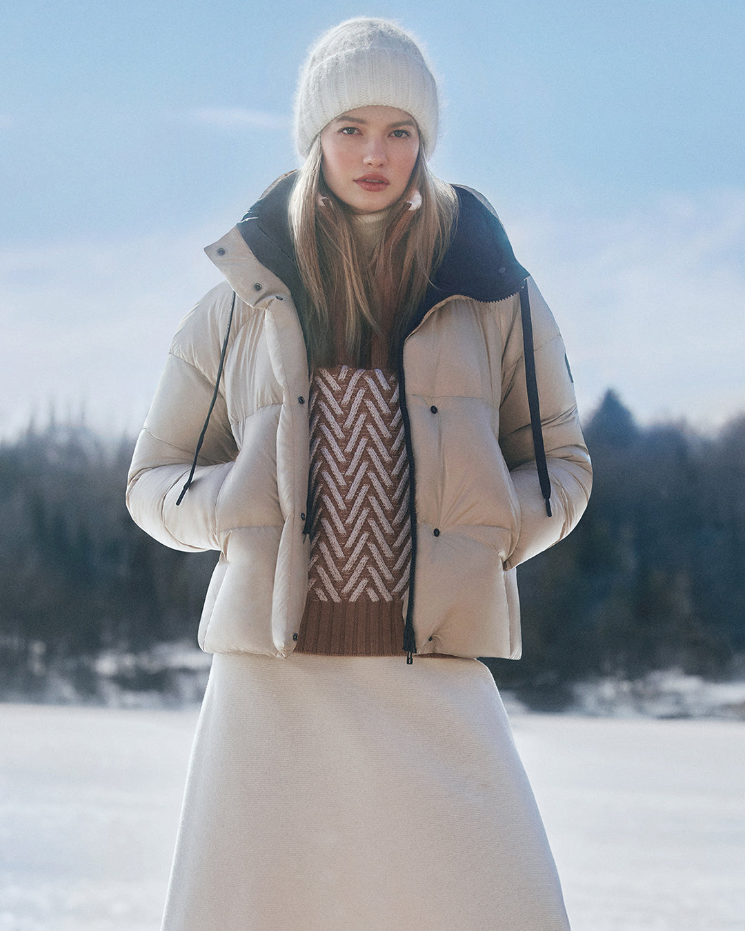 Calixa Cropped Down Puffer in Beige for Women | Kanuk